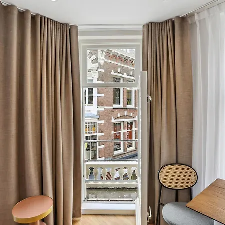 Limehome Nieuwstraat لاهاي