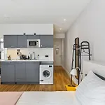 Limehome Nieuwstraat Hotel apartamentowy