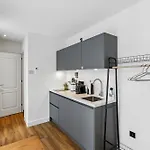 Limehome Nieuwstraat Hotel apartamentowy 3*