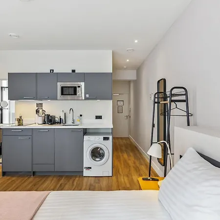 Limehome Nieuwstraat Aparthotel