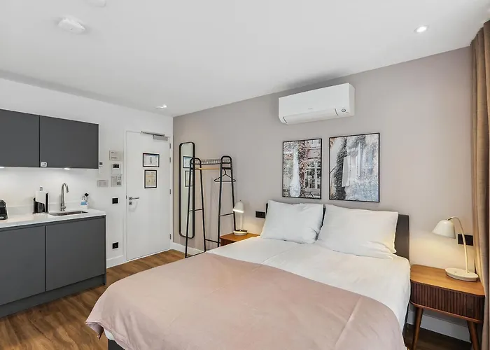 Limehome Nieuwstraat 3* Haga