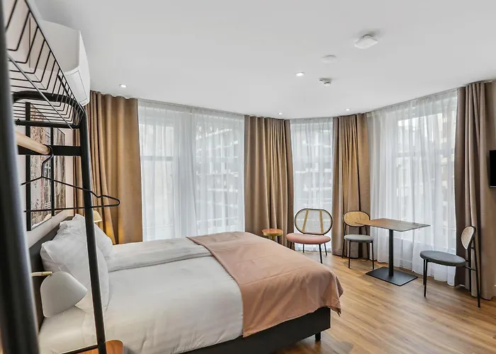 Limehome Nieuwstraat Aparthotel L'Aia