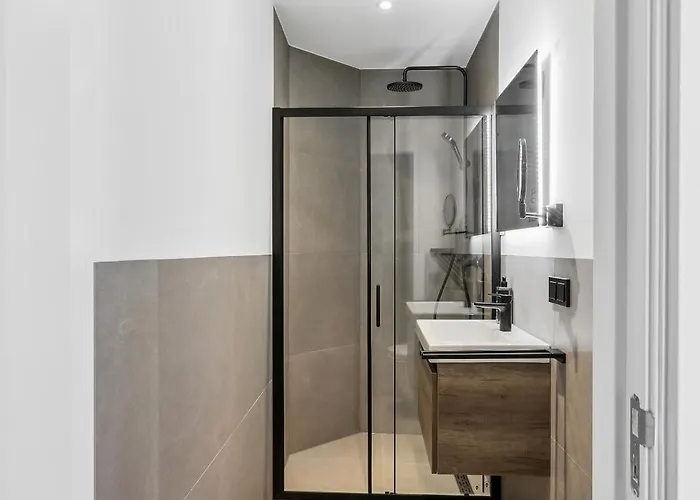 Limehome Nieuwstraat 3*