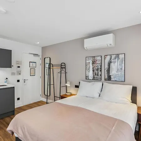 Limehome Nieuwstraat 3* האג
